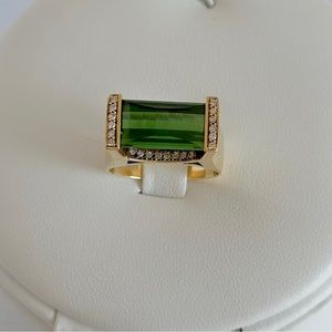 Green Emerald 18k SOLID Gold & Diamond Ring